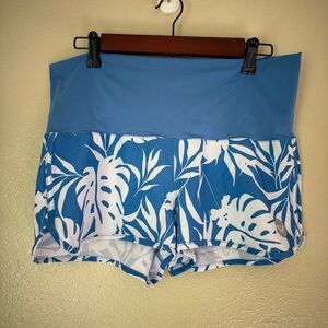❇️ROXY Blue and White Leaf Print Shorts 2 for $22❇️